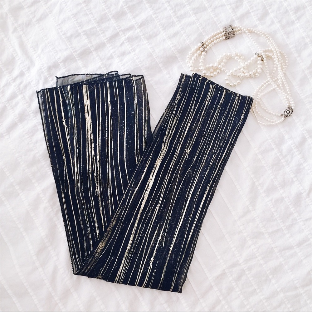 NWOT Black and Gold Scarf